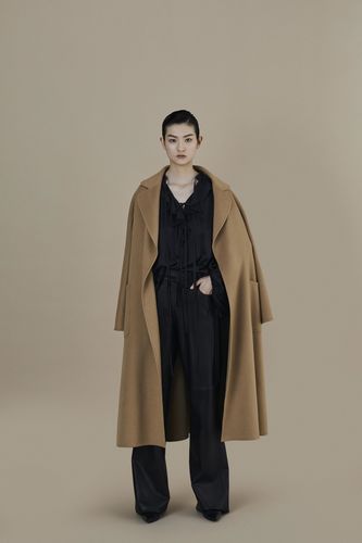 2018春夏服裝系列報(bào)導(dǎo):劉嘉玲個(gè)人品牌anirac,重新定義女性魅力